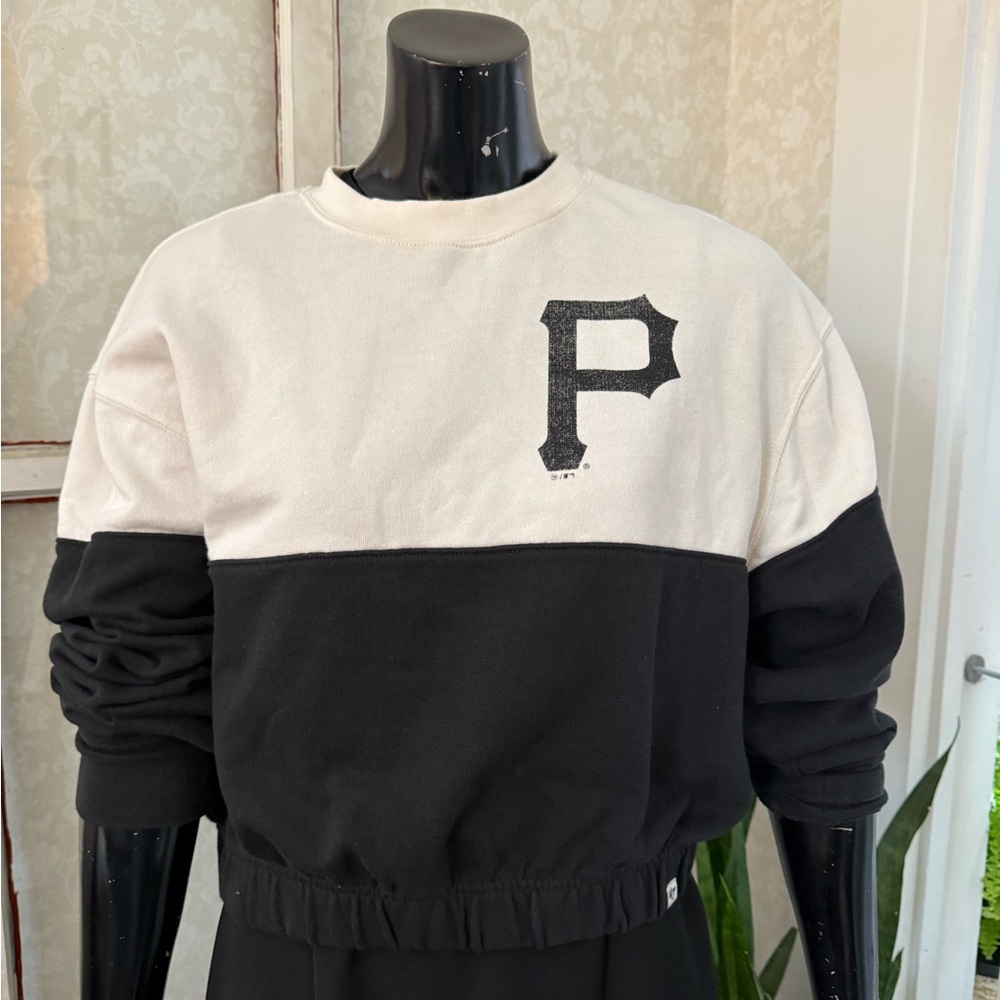 47 Women’s c
Cropped Pittsburgh Pirates Pullover Crewneck Sweatshirt Size Small